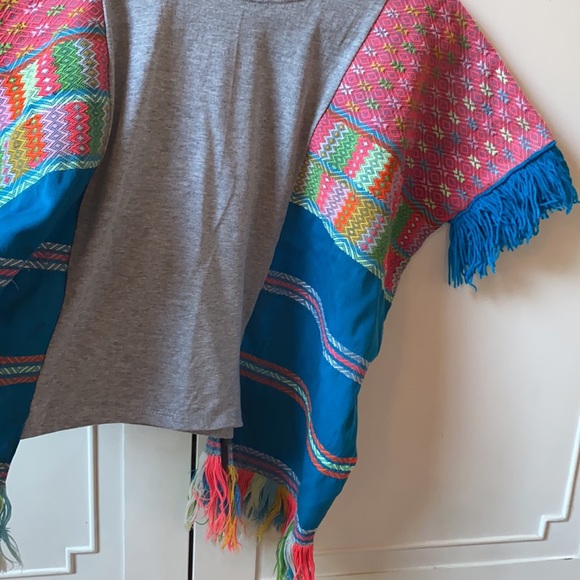 The V de Vinster collection Embroidered Tee - Picture 2 of 4